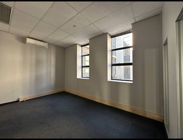 130.70M² OFFICE TO LET IN ECO PARK ESTATE